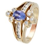 14K. Yellow gold ring set with approx. 0.64 ct. diamond and approx. 1.04 ct. tanzanite.