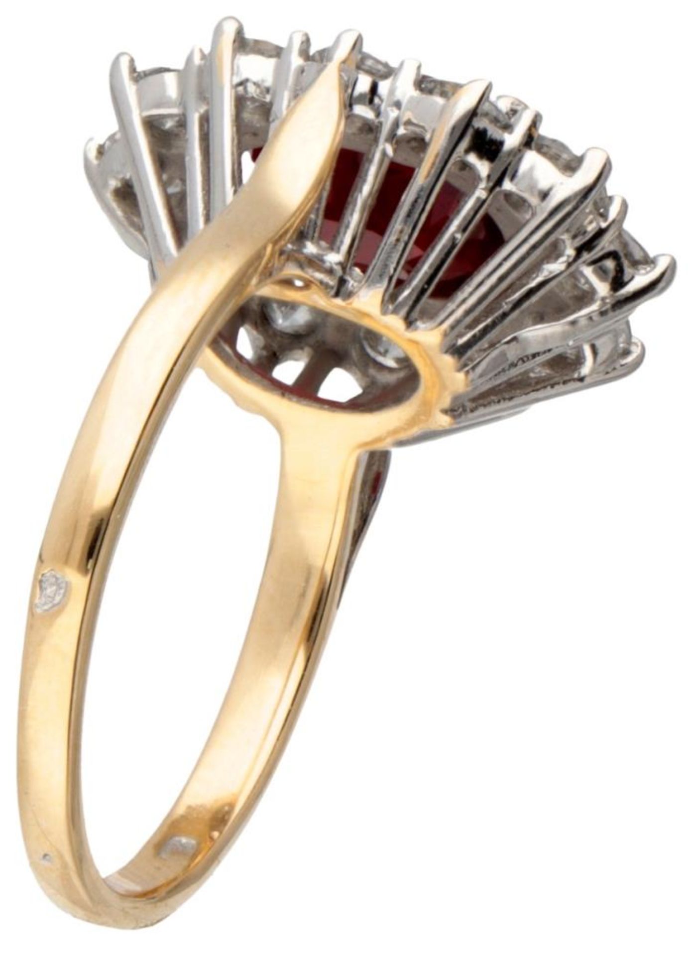 18K. Yellow gold entourage ring set with approx. 1.08 ct. diamond and ruby. - Image 6 of 6