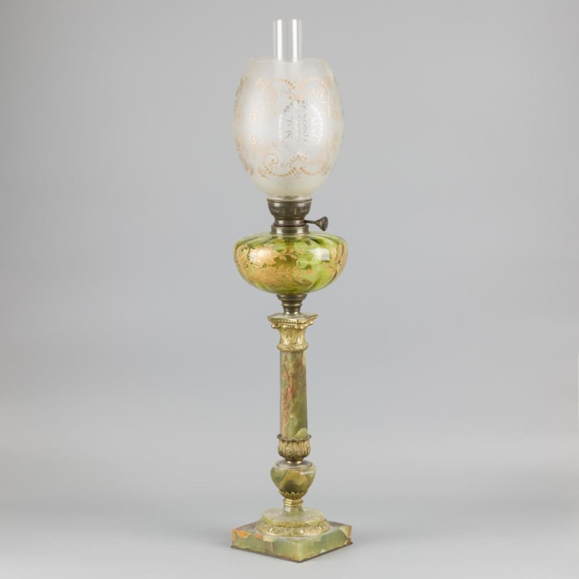 A notary- / oillamp with shade, 1st half 20th century.