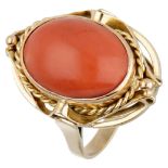 14K. Yellow gold vintage ring set with approx. 4.35 ct. red coral.