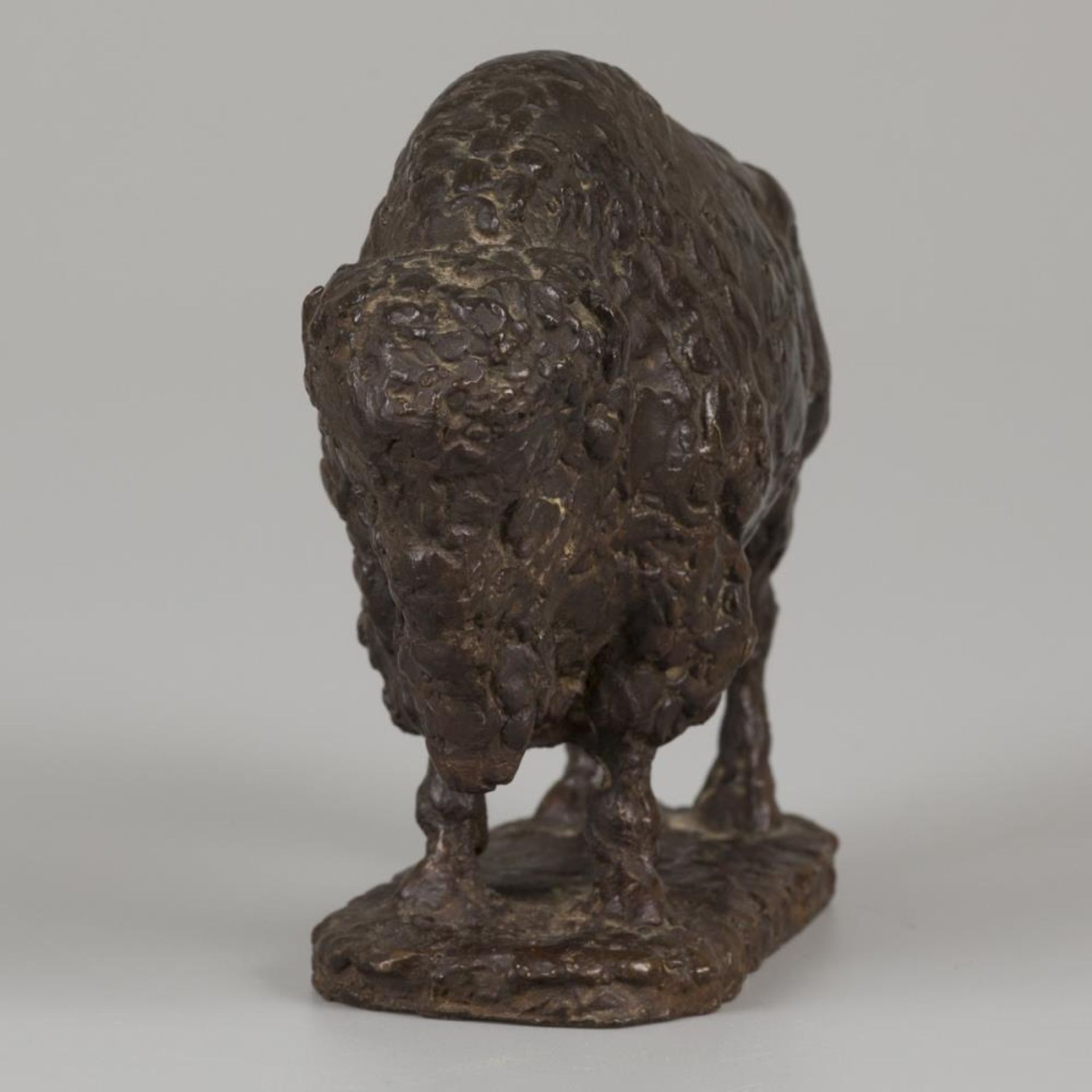 Pieter D'HONT (1917-1997), a bronze sculpture of a bison. - Image 3 of 14