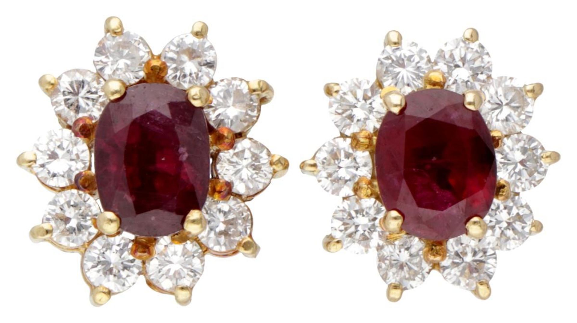 18K. Yellow gold cluster stud earrings set with approx. 0.80 ct. diamond and approx. 0.86 ct. ruby. - Image 2 of 6