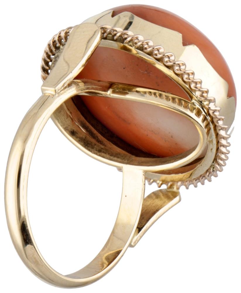 14K. Yellow gold vintage ring set with approx. 14.21 ct. red coral. - Image 4 of 4