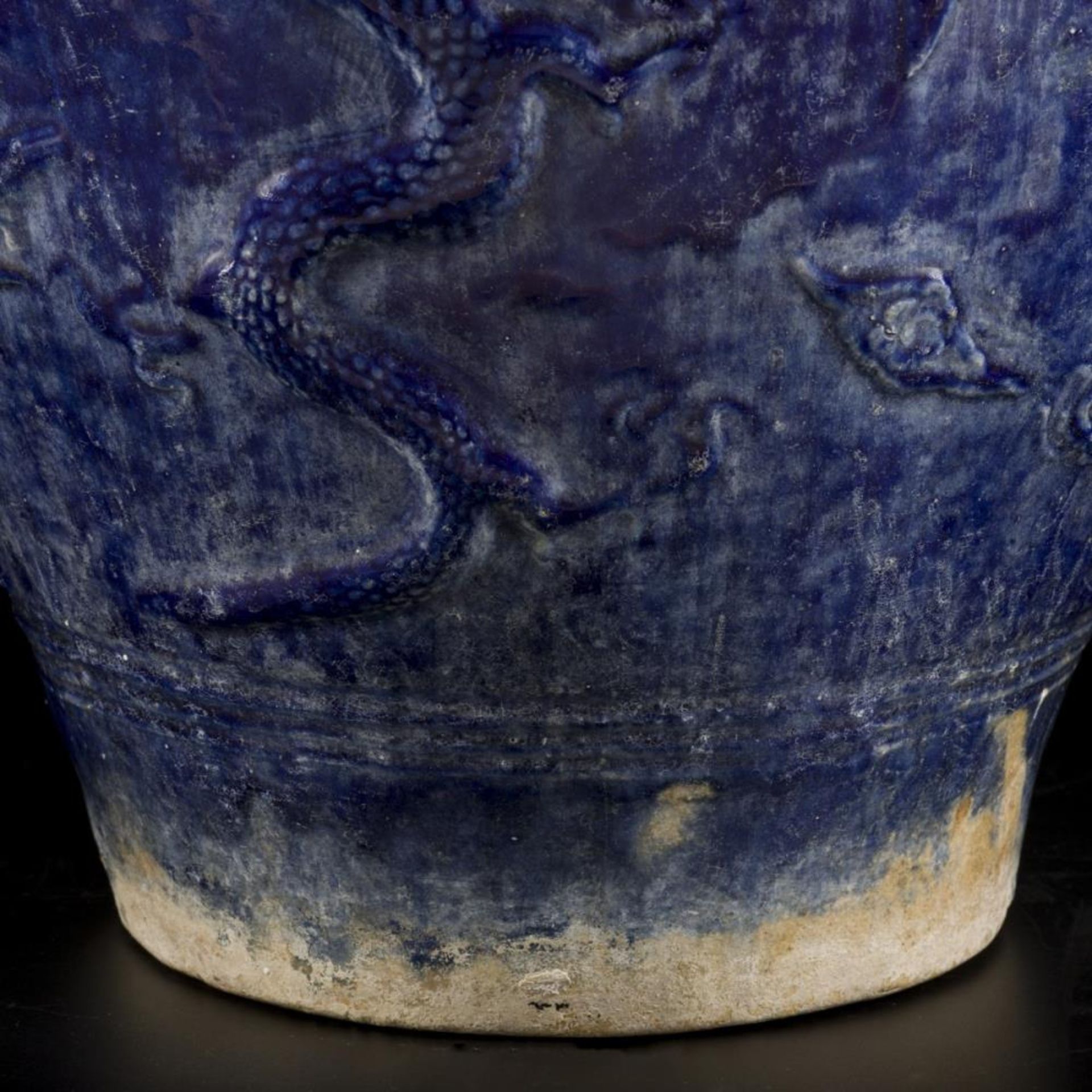 An earthenware blue glazed storage jar with dragon decoration, China, 19/20th century. - Image 9 of 18