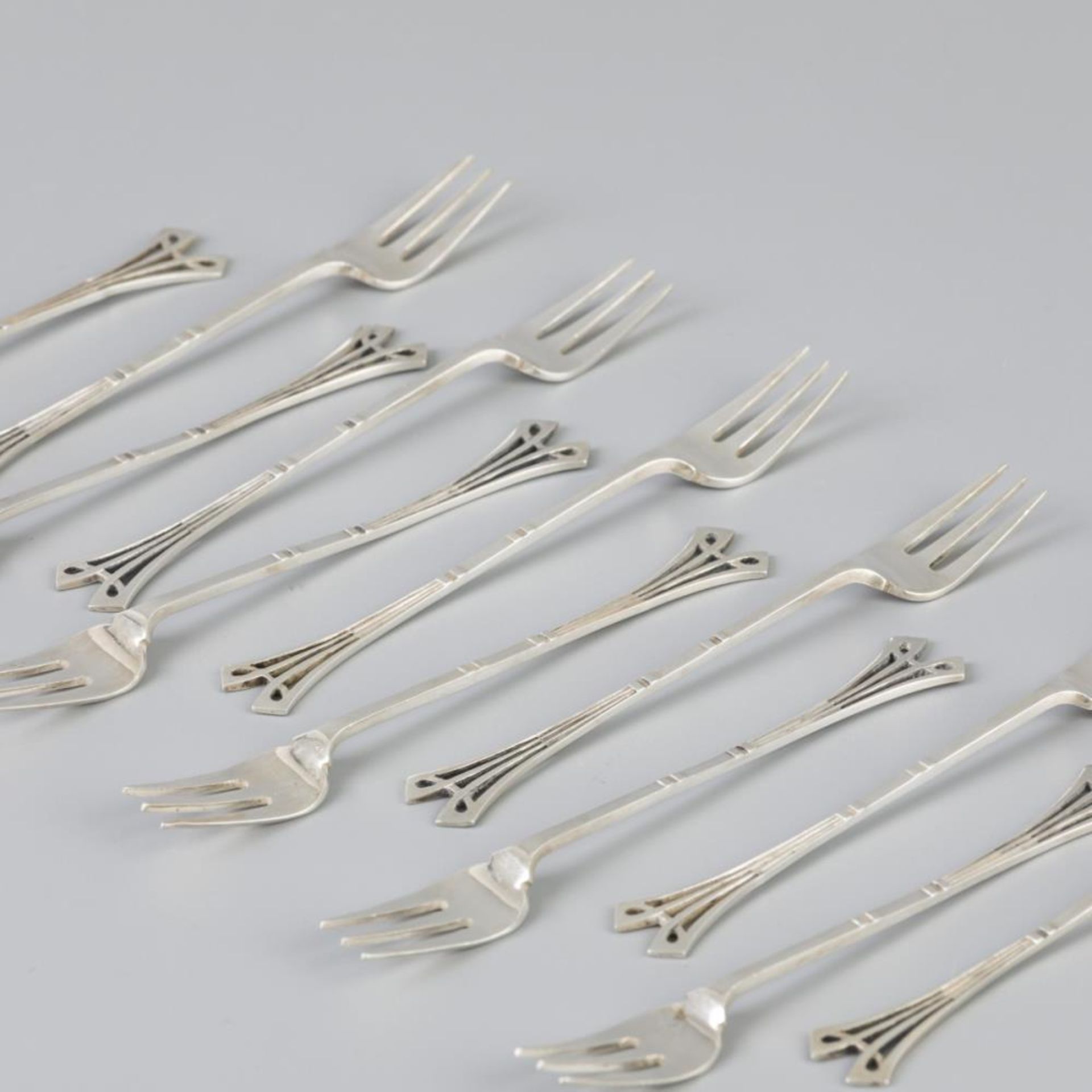 12 piece set silver pastry forks. - Image 2 of 6