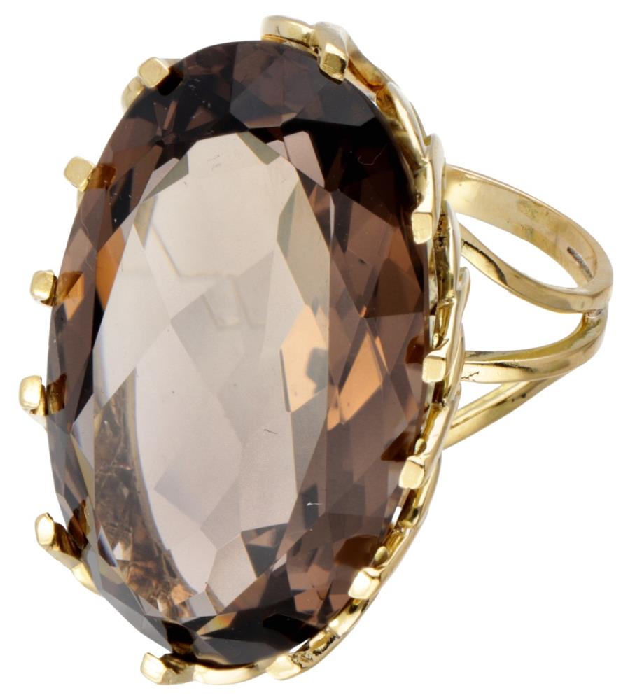 18K. Yellow gold vintage ring set with approx. 28.62 ct. smoky quartz.