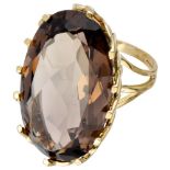 18K. Yellow gold vintage ring set with approx. 28.62 ct. smoky quartz.