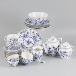 A lot comprising various porcelain items, 20th century.