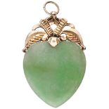BLA 8K. rose gold pendant set with heart-shaped jade.