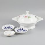 A "Meissen" lidded bowl / vegetable dish, Germany, 2nd half 20th century.