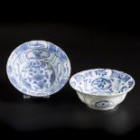 A set of (2) "kraak" porcelain "klapmuts" bowls, China, early 17th century (Wanli period).
