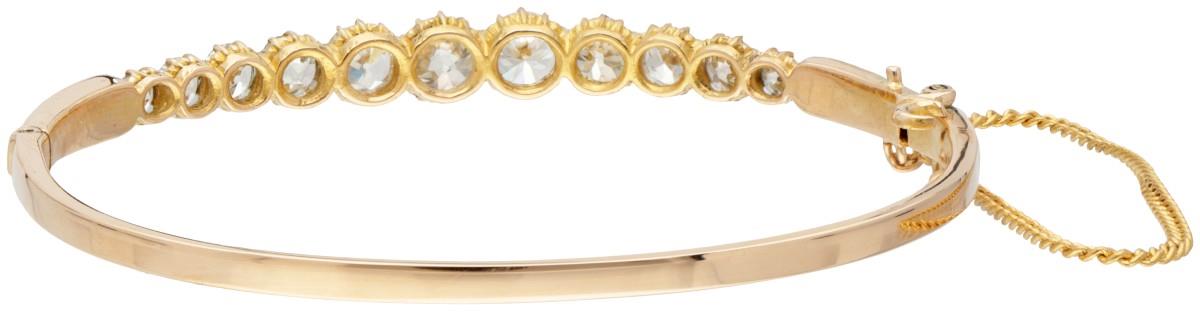 18K. Yellow gold antique bangle bracelet set with approx. 3.22 ct. diamond. - Image 5 of 6