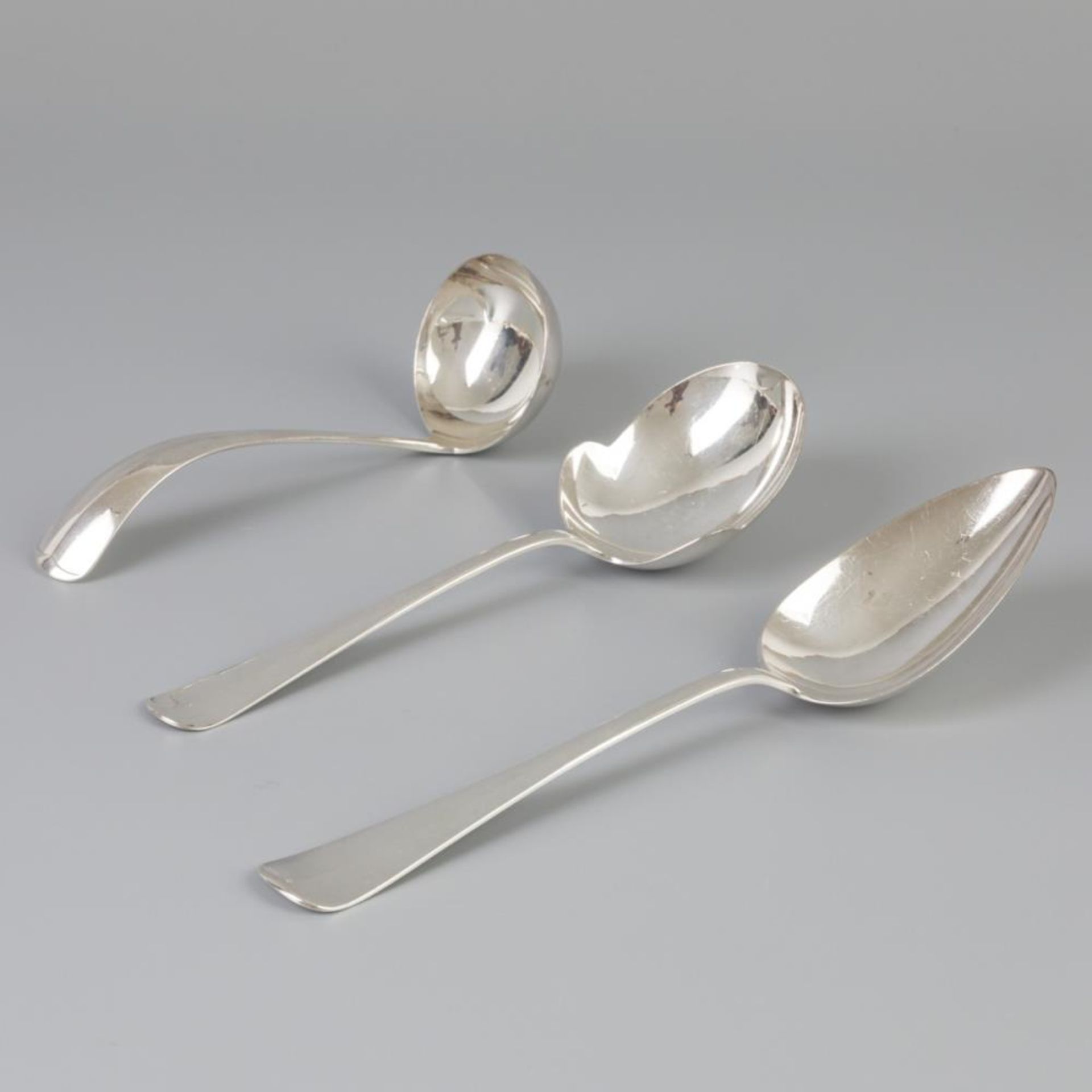 3 piece set of ladles "Haags Lofje" silver.