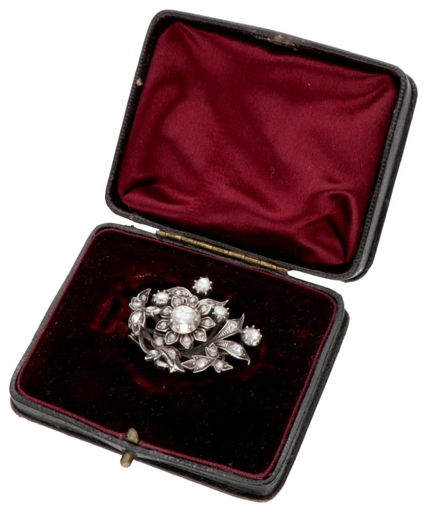 Antique 835 silver floral brooch set with rose cut diamond. - Image 5 of 6