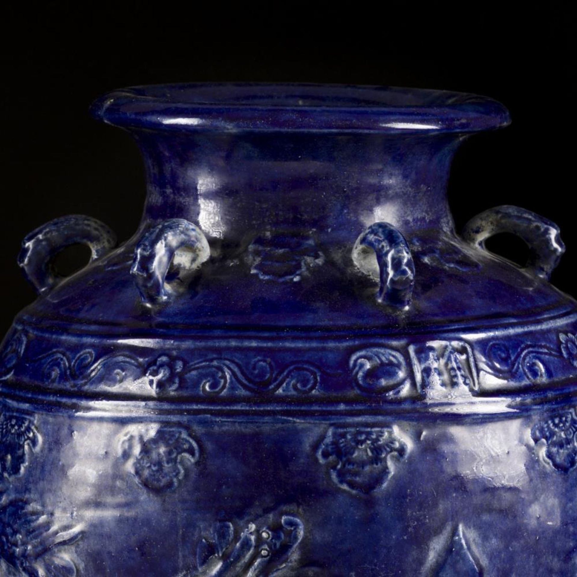 An earthenware blue glazed storage jar with dragon decoration, China, 19/20th century. - Image 14 of 18