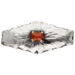 833 Silver hammered Amsterdam School Art Deco brooch set with carnelian.