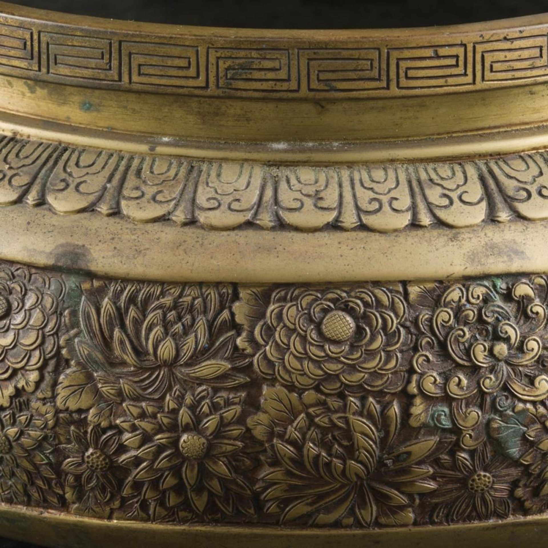 A bronze part of an incence burner, Koro, China, 20th century. - Image 3 of 5