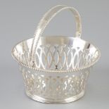 Bonbon / sweetmeat handle basket silver.