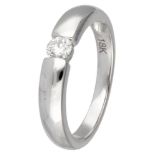 18K. White gold solitaire ring set with approx. 0.19 ct. diamond.