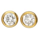 18K. Yellow gold earrings set with approx. 0.42 ct. diamond.