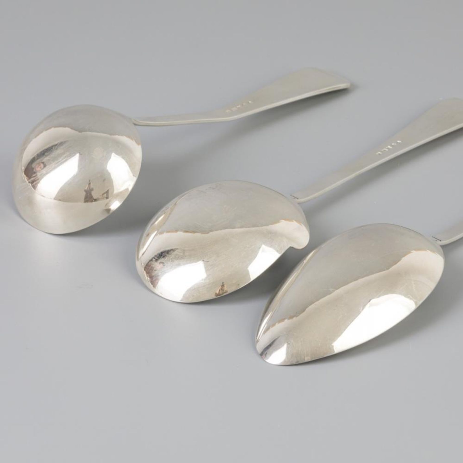 3 piece set of spoons / laddles "Haags Lofje" silver. - Image 4 of 5