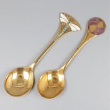 2-piece lot year spoons (Germany Robbe & Berking 1978 & 1985) silver.