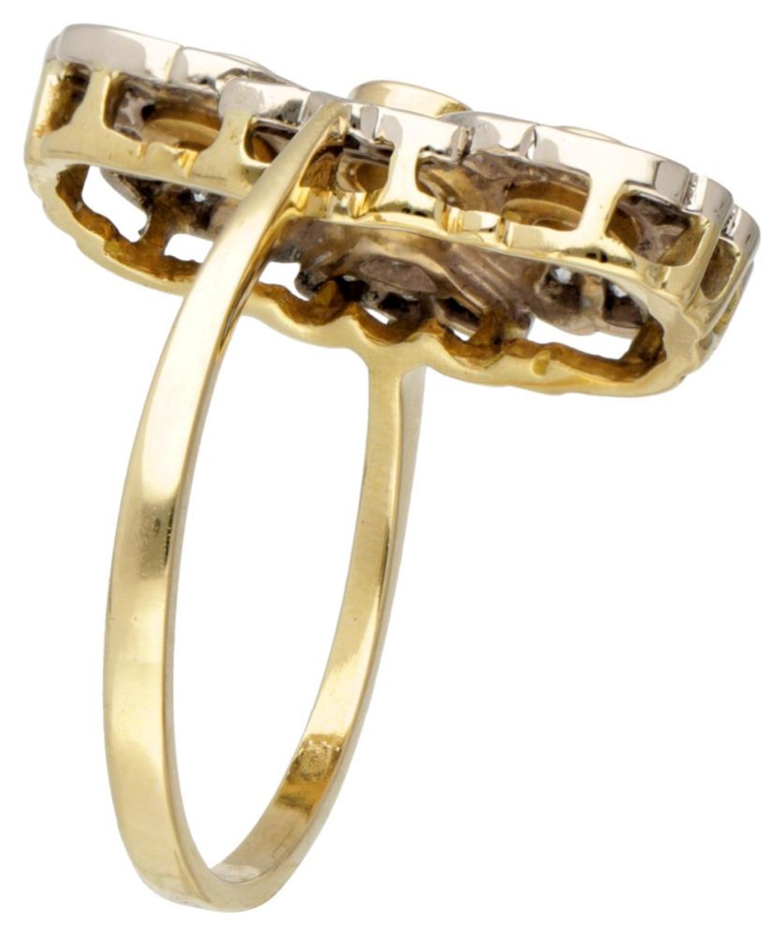 18K. Yellow gold vintage dinner ring set with approx. 0.60 ct. diamond. - Image 2 of 2