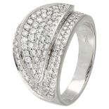 18K. White gold pavé ring set with approx. 1.10 ct. diamond.