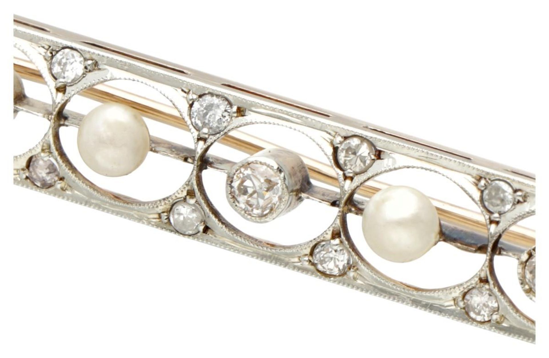 14K. Bicolor gold Art Deco bar brooch set with approx. 0.90 ct. diamond and pearls. - Bild 2 aus 3