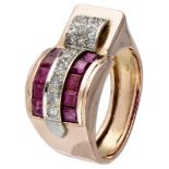 14K. Rose gold retro tank ring set with approx. 0.24 ct. diamond and approx. 1.20 ct. synthetic ruby