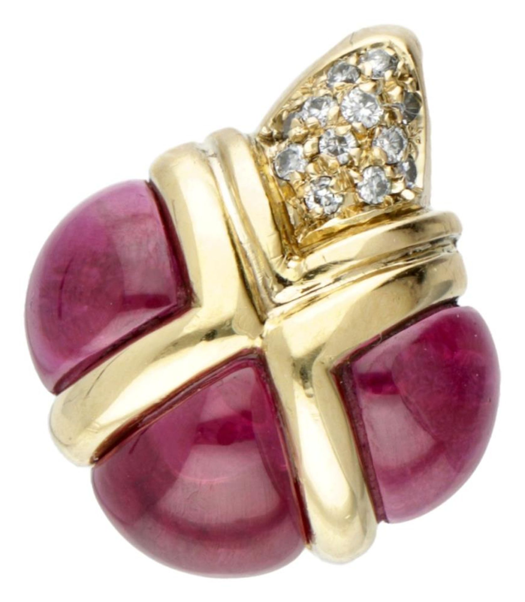 18K. Yellow gold vintage pendant set with approx. 0.06 ct. diamond and synthetic ruby.