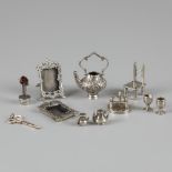 11-piece set of miniatures silver.