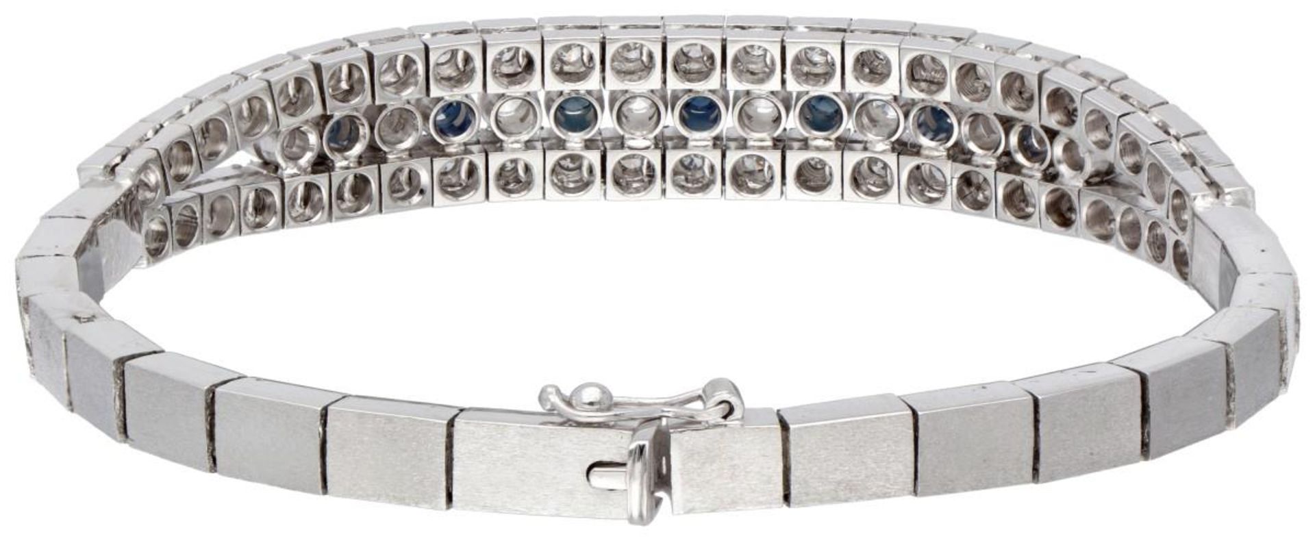 18K. White gold classic bracelet set with approx. 1.10 ct. diamond and approx. 0.42 ct. natural sapp - Bild 2 aus 3