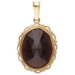 14K. Yellow gold vintage pendant set with approx. 15.65 ct. garnet.