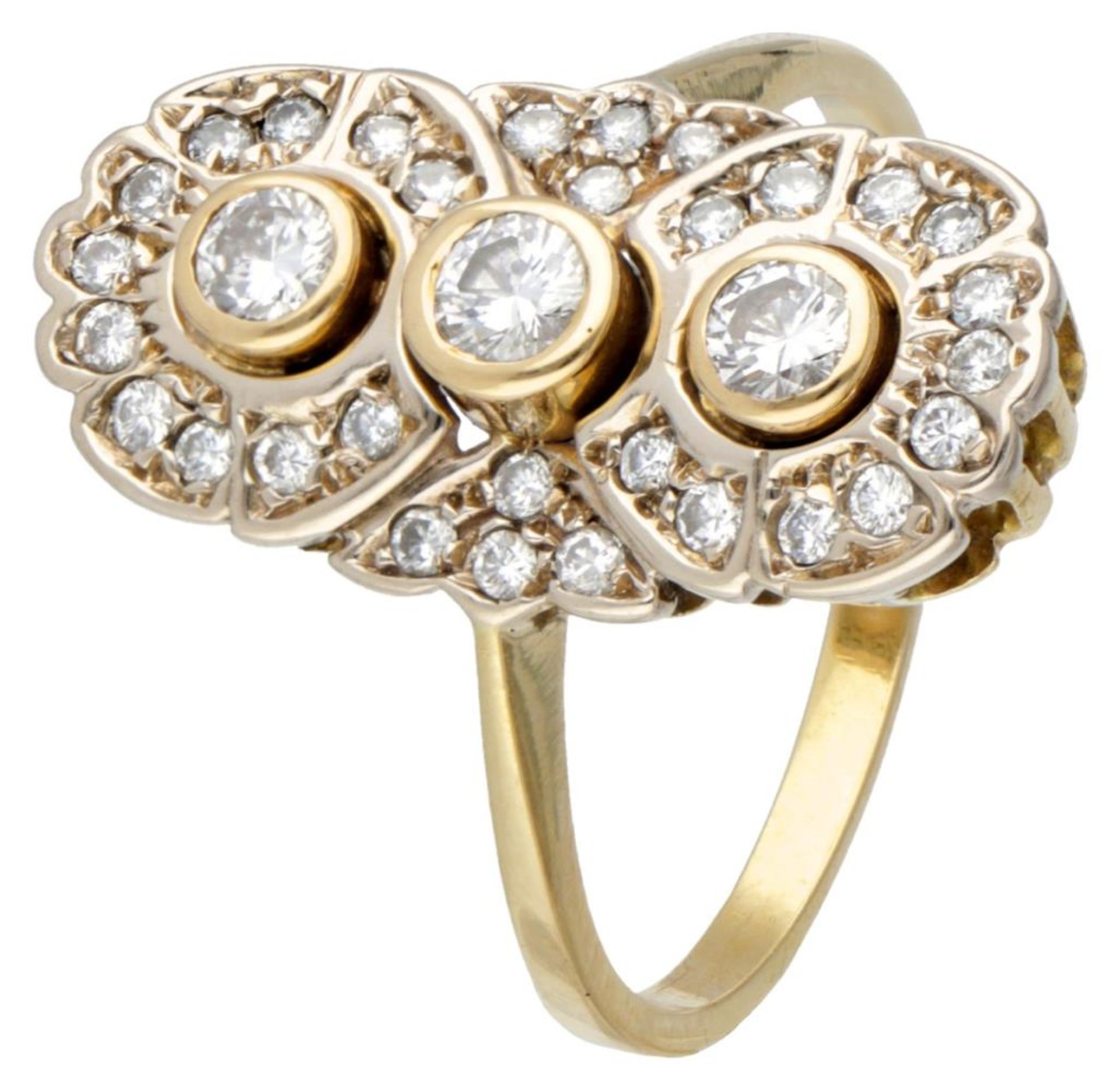 18K. Yellow gold vintage dinner ring set with approx. 0.60 ct. diamond.