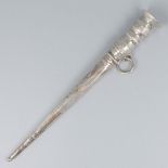 Knitting sheath silver.