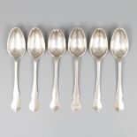 6-piece set of silver teaspoons.