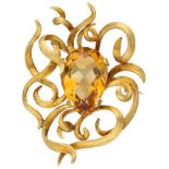 14K. Yellow gold matted brooch set with approx. 11.68 ct. citrine.