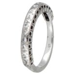 14K. White gold alliance ring set with approx. 0.17 ct. diamond.