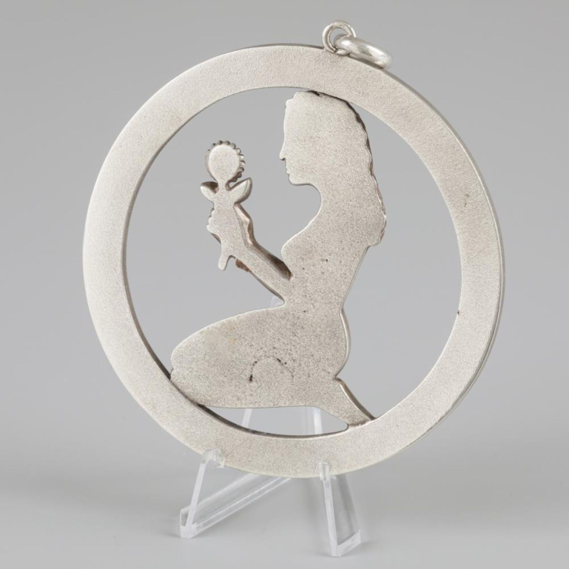 Pendant "lady with flower" silver. - Image 3 of 5