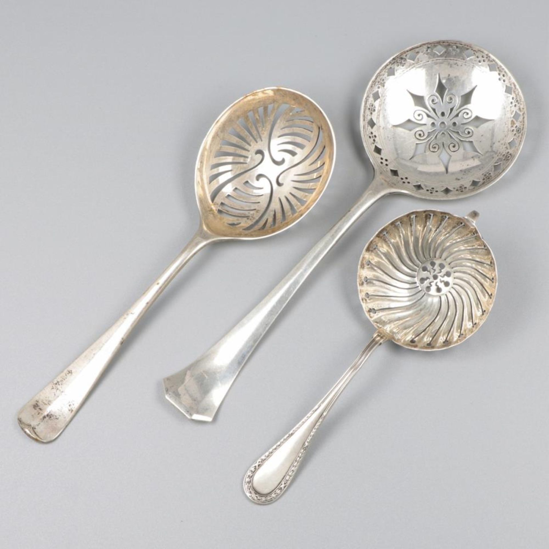 3-piece lot of sifter spoons silver.