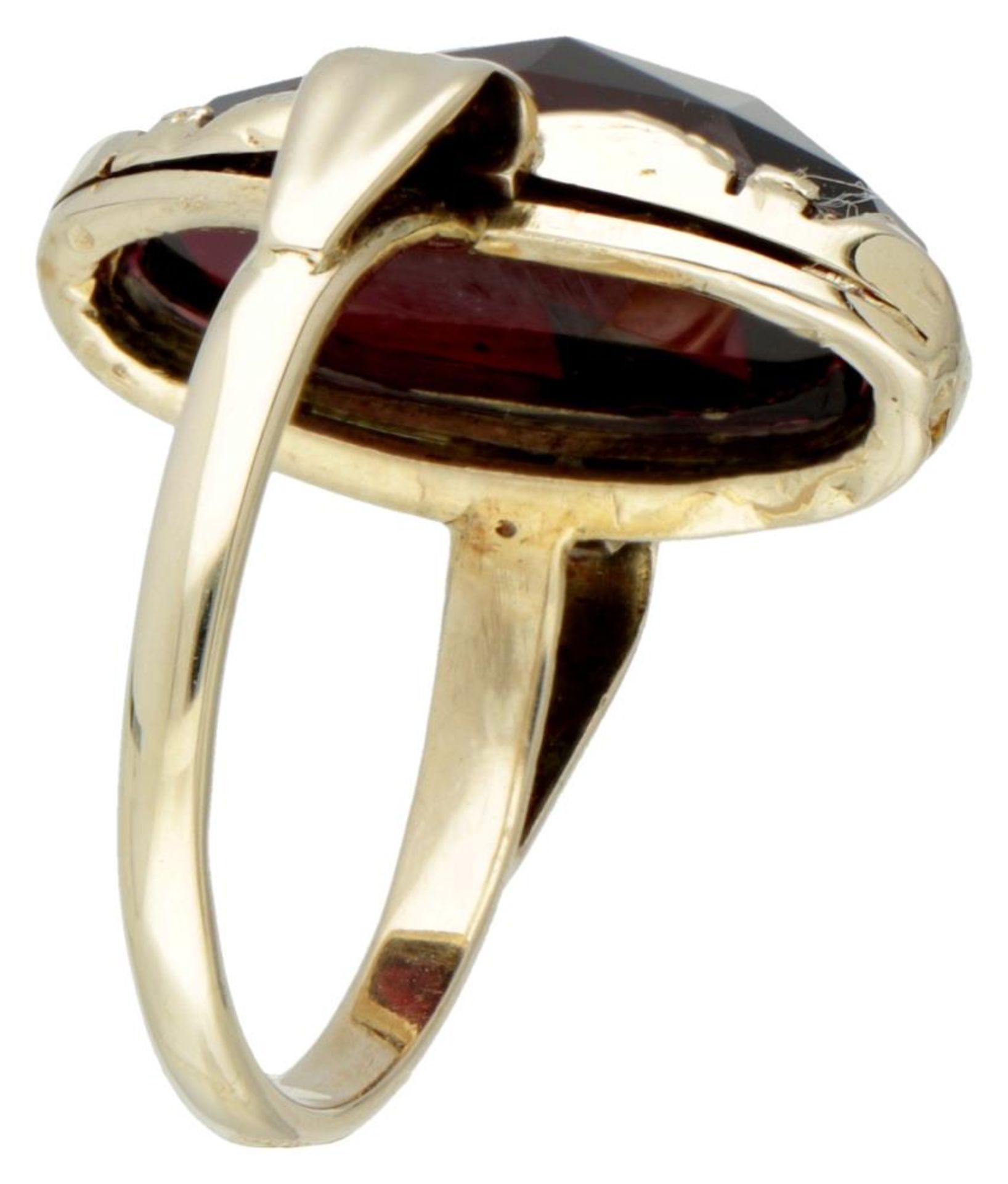 Vintage BLA 10K. yellow gold oval ring set with garnet. - Bild 2 aus 2