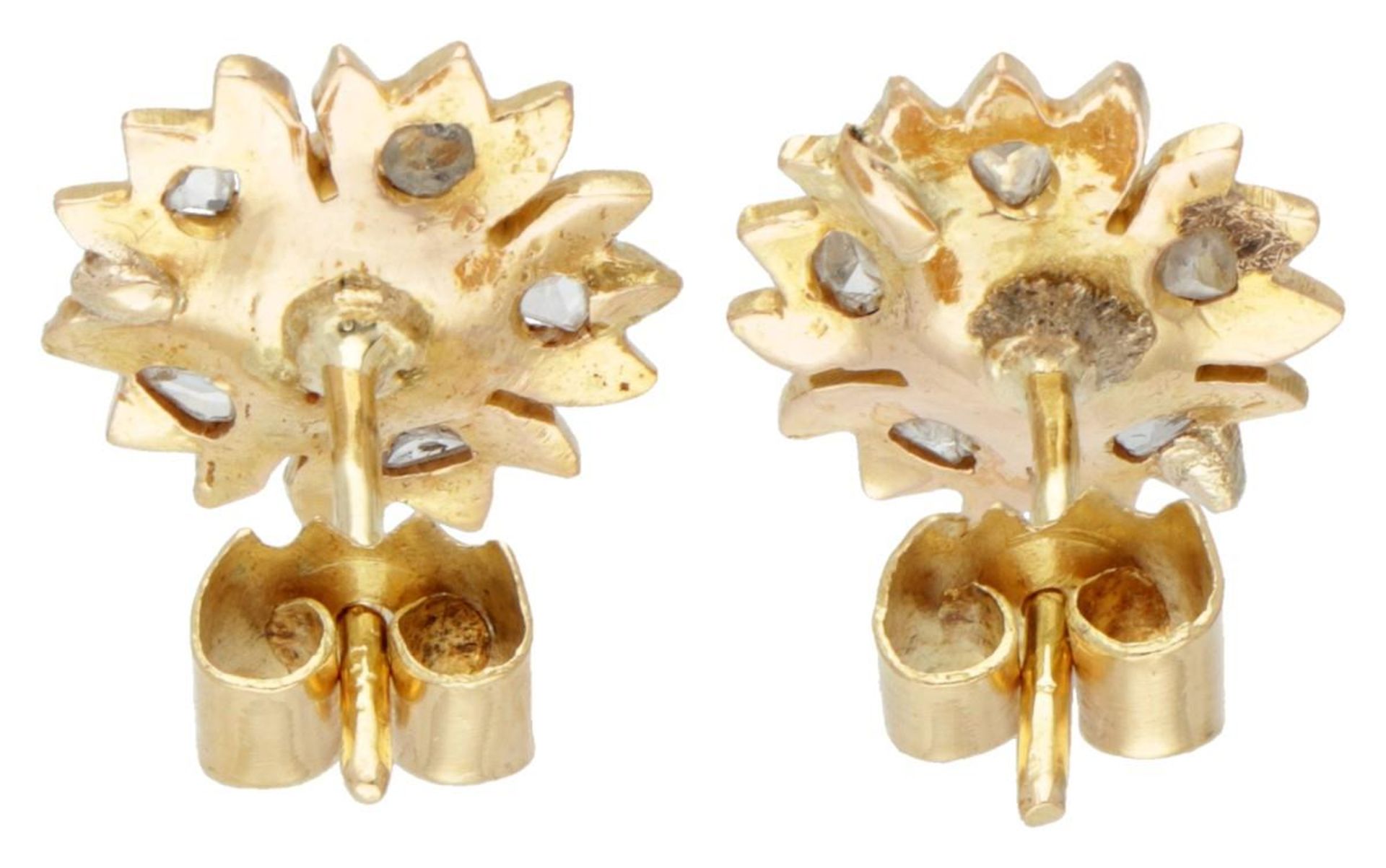 18K. Yellow gold antique cluster earrings set with diamonds. - Bild 3 aus 3