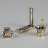 3-piece lot miniatures silver.