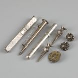 8-piece set miscellaneous silver.