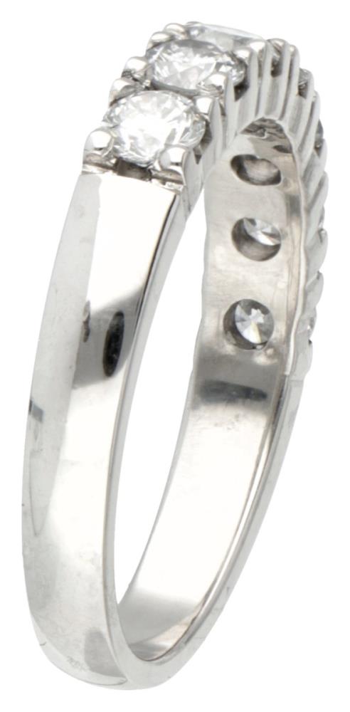 14K. White gold alliance ring set with approx. 1.02 ct. diamond. - Image 2 of 2