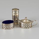 3-piece condiment set silver.