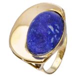 14K. Yellow gold ring set with approx. 13.06 ct. lapis lazuli.