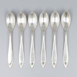 6-piece set of silver teaspoons.