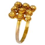 18K. Yellow gold antique ring with knots.